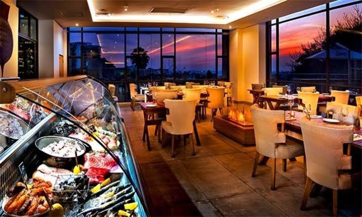 Sandton Skye Apartments Йоганнесбурґ Екстер'єр фото